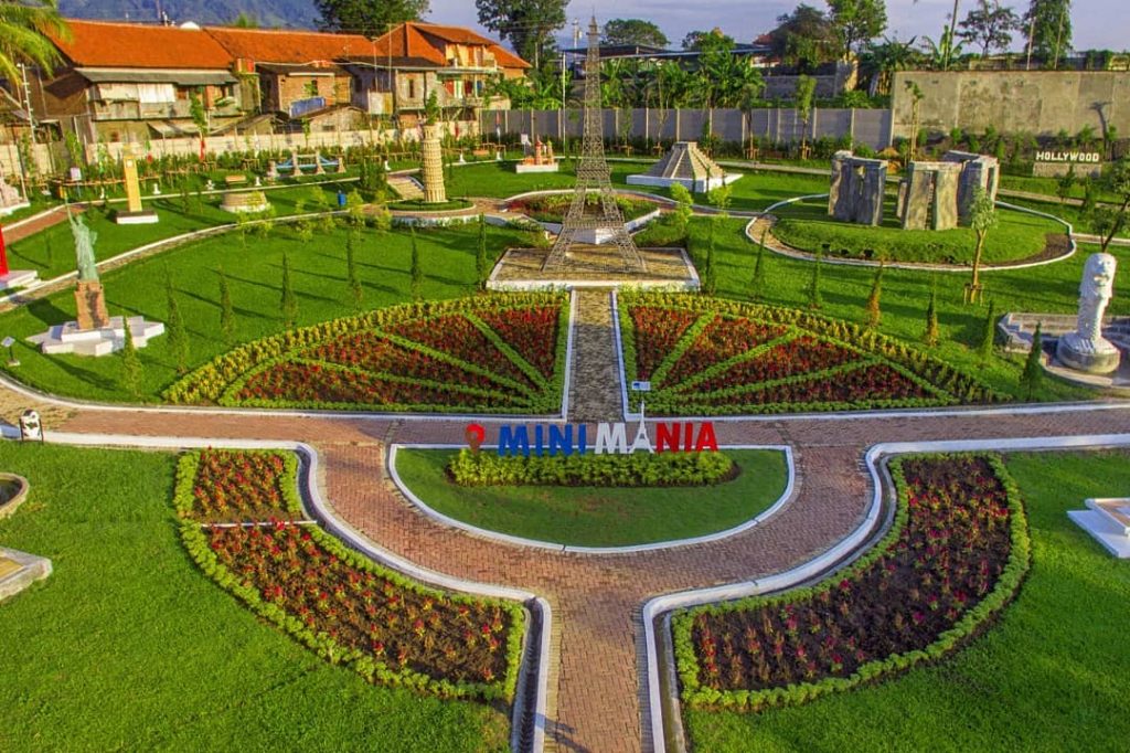 Taman di Cimory Semarang